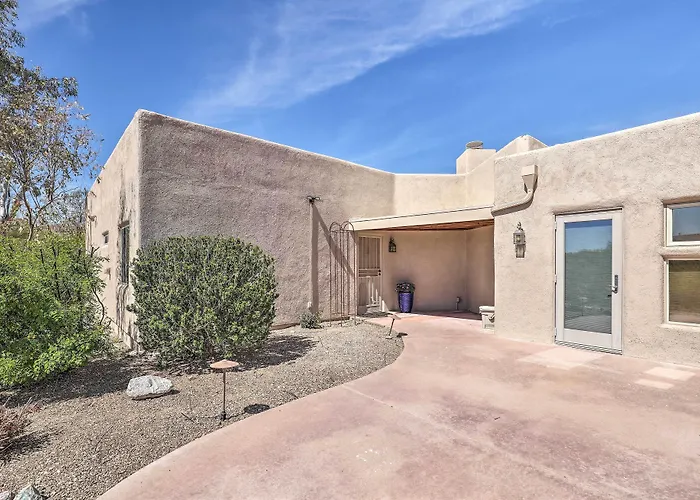 Holiday home W/ Patio - Near Outdoor Adventure Tucson