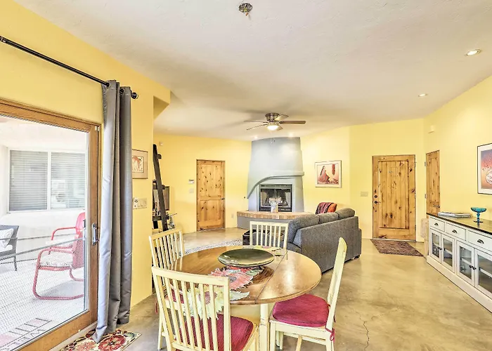Holiday home W/ Patio - Near Outdoor Adventure