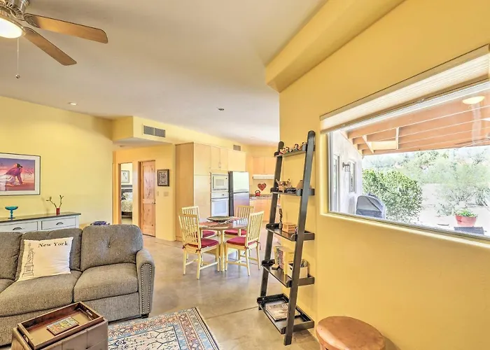 Holiday home W/ Patio - Near Outdoor Adventure Tucson